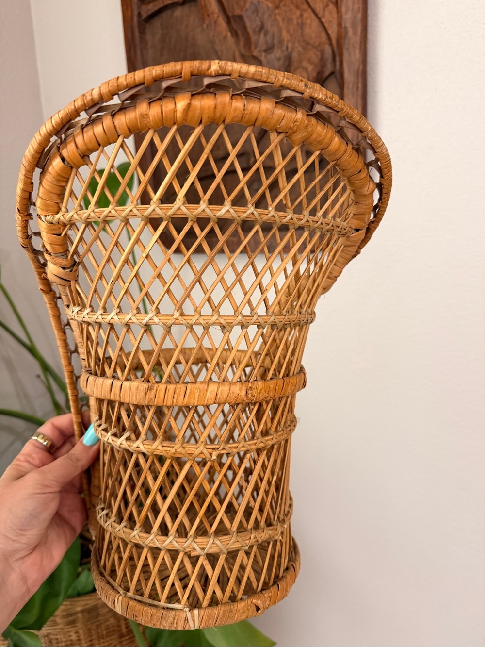 Vintage Wicker Rattan Wall Pocket Basket Boho Hanging Planter Organizer - Picture 3 of 7